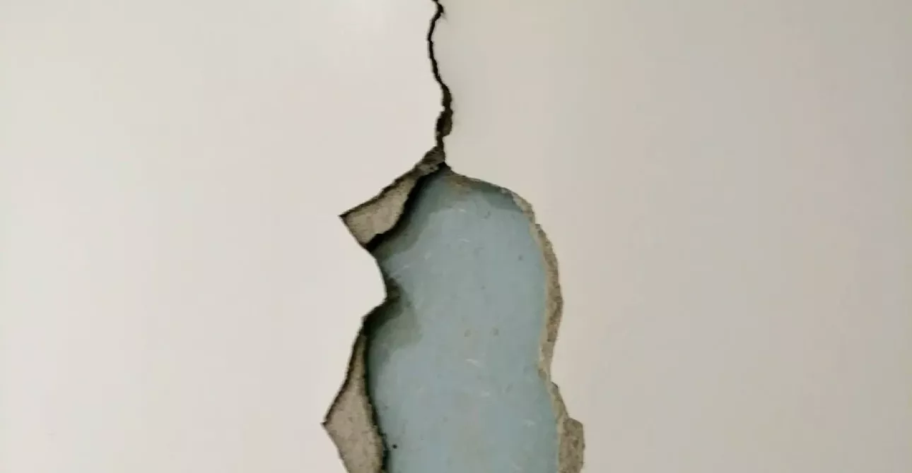 décollement mur